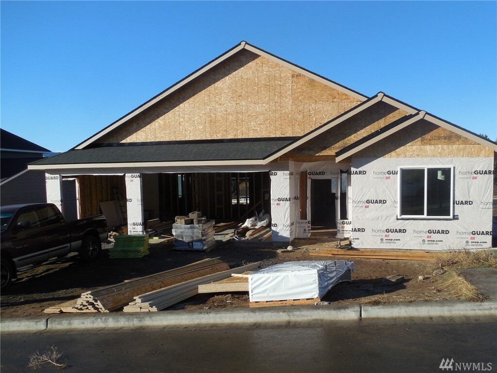 Property Photo:  2442 Berkley Lp  WA 98802 