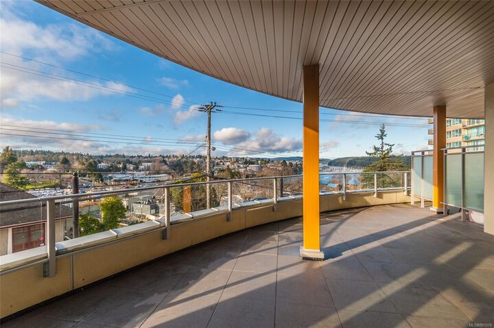 Property Photo: 10 Chapel St 301 BC V9R 5H2