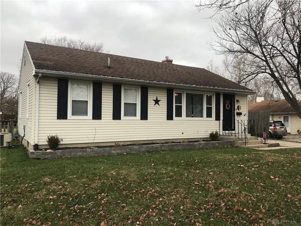Property Photo: 1313 Sussex Road OH 45373
