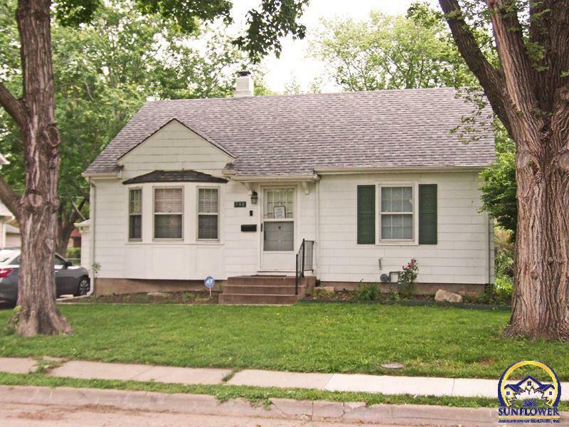 Property Photo:  730 SW High Ave  KS 66606 