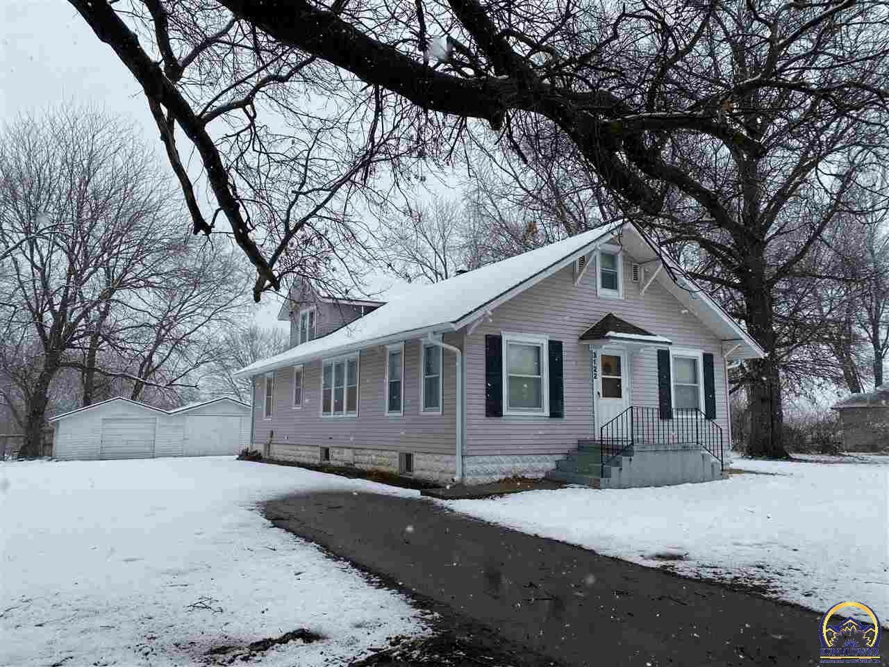 Property Photo:  3122 NW Rochester Rd  KS 66618 