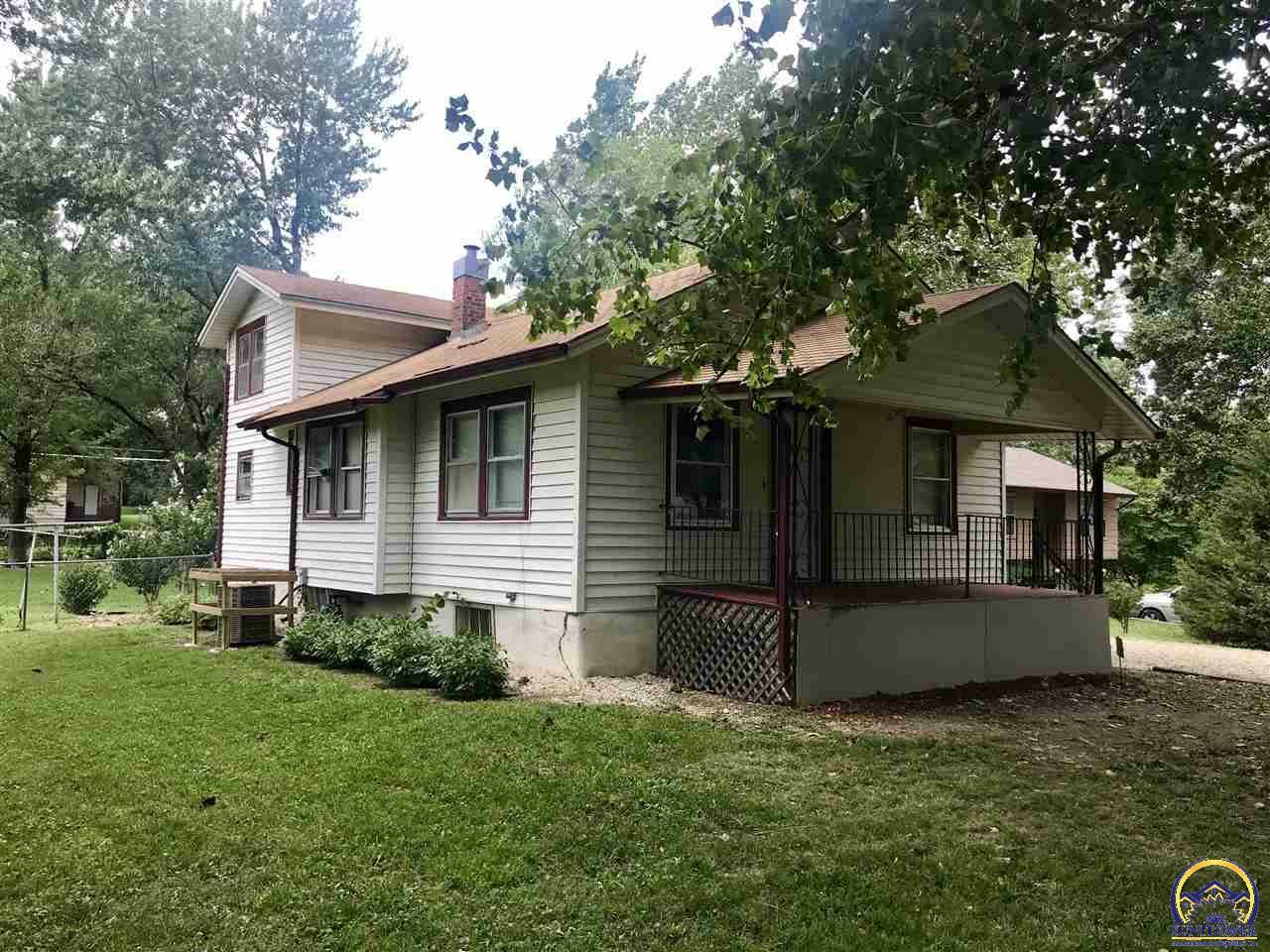 Property Photo:  2735 SE Iowa Ave  KS 66605 