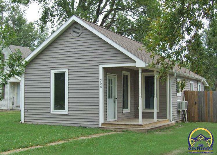 Property Photo:  308 Fowler St  KS 66507 