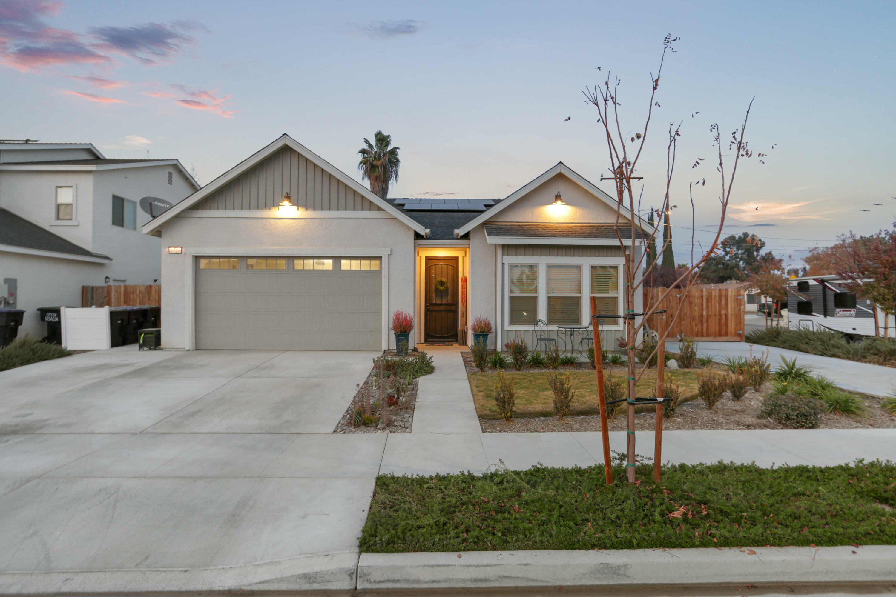 Property Photo:  1726 W Modoc Avenue  CA 93291 