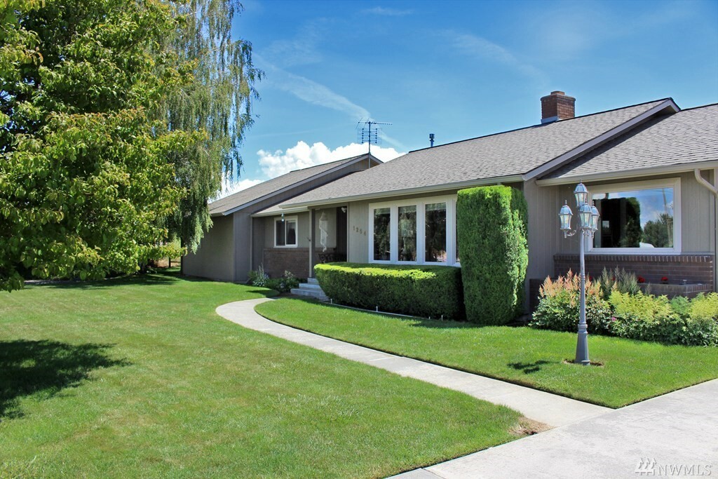 Property Photo:  1254 SE 12th St  WA 99324 