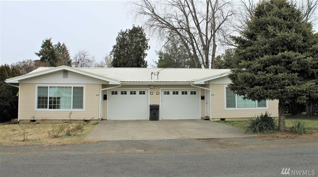 Property Photo:  614 & 616 SW 3rd St  WA 99324 