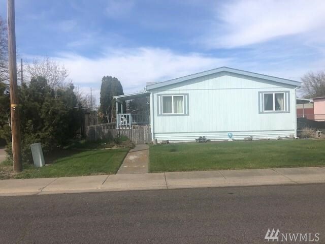 Property Photo:  923 NE Belroy St  WA 99324 