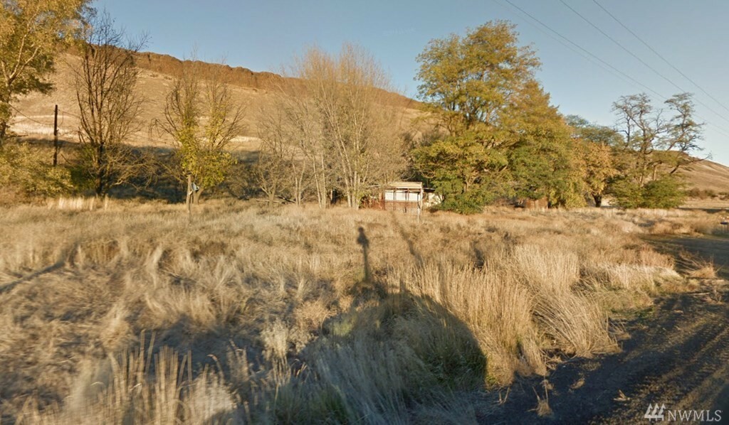 Property Photo:  38102 Highway 12  WA 99328 