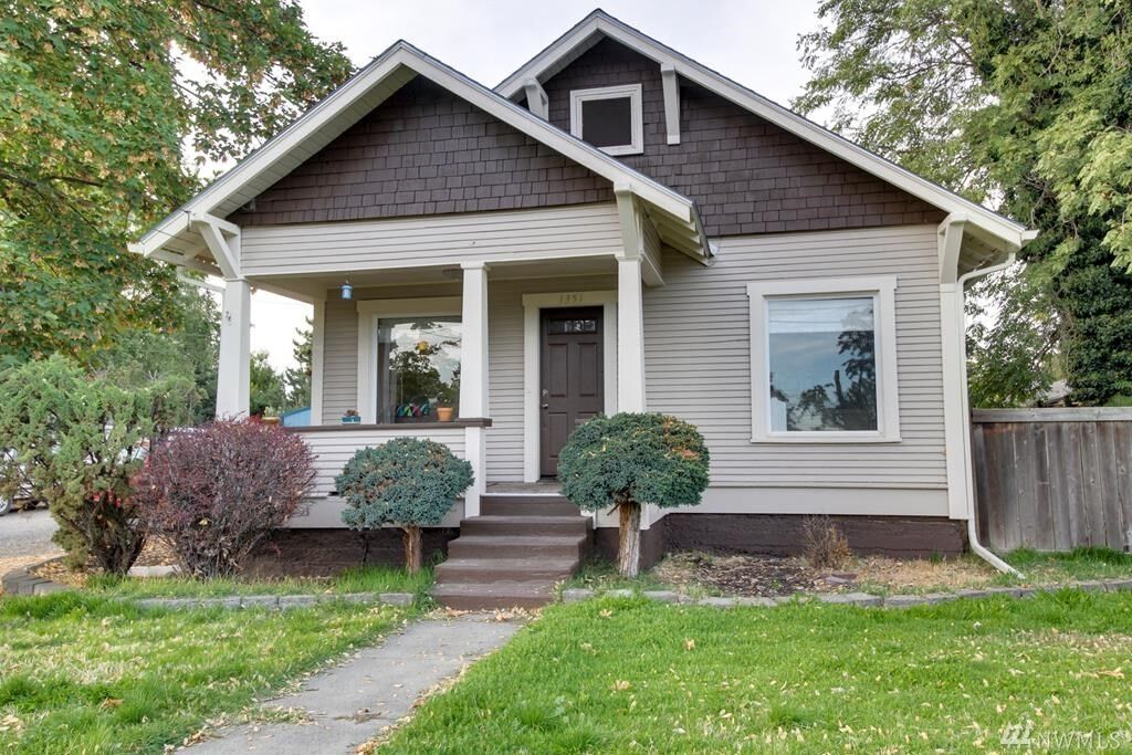 Property Photo: 1351 University St WA 99362