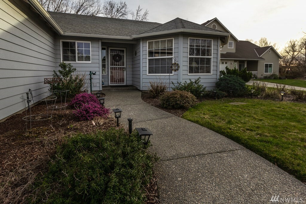 Property Photo:  186 Kimberly Ct  WA 99362 