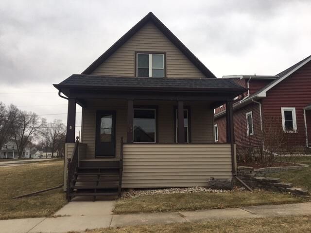 Property Photo:  124 W 9th Street  WI 54130-2714 