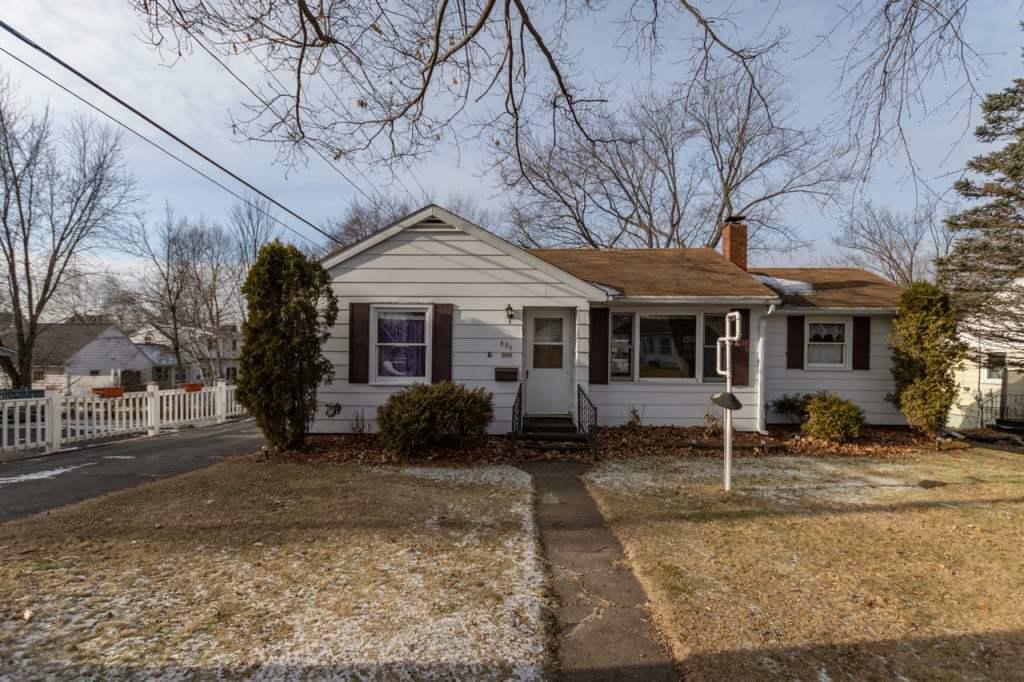 Property Photo: 806 Lake Street WI 54452