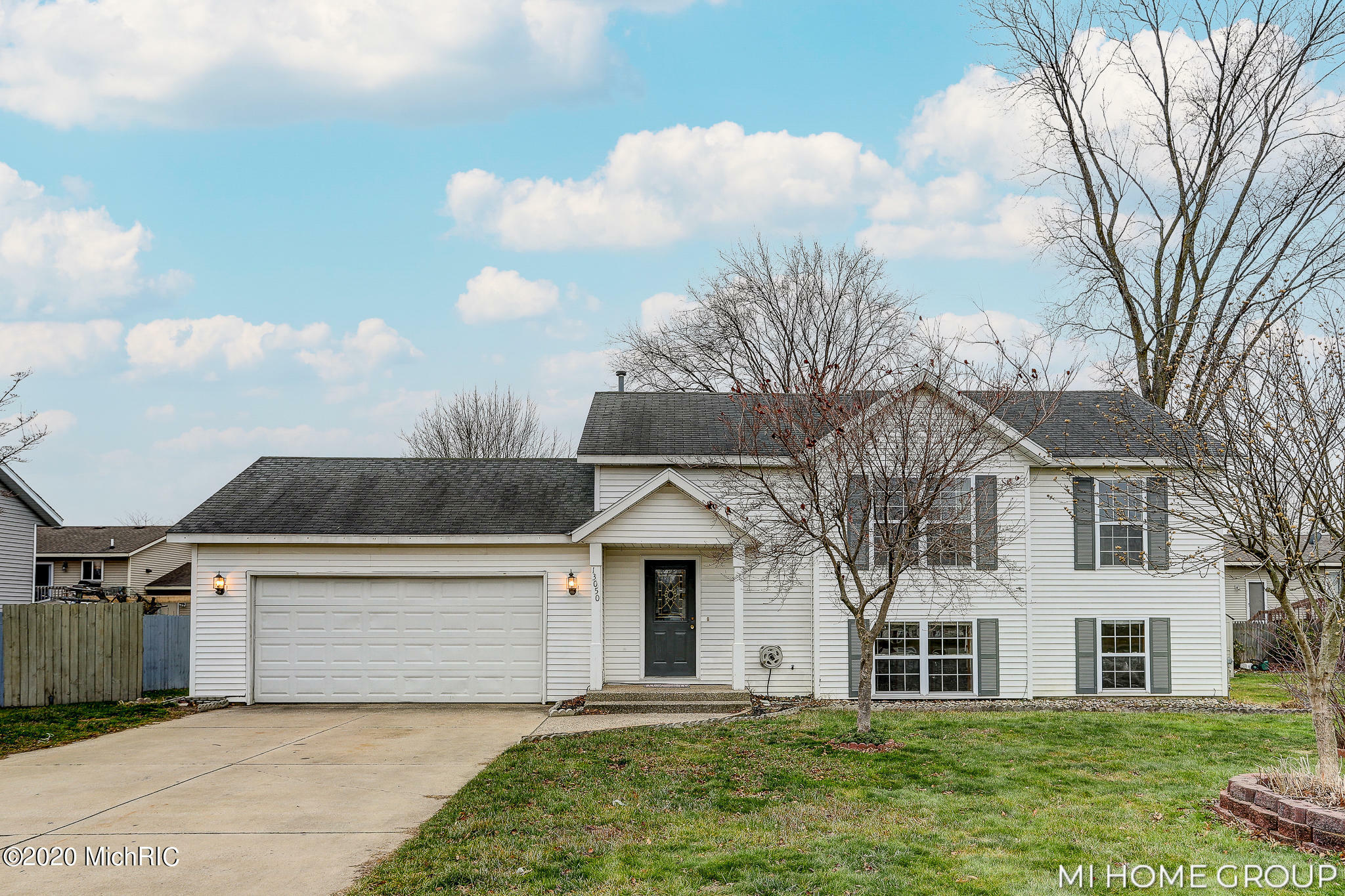 Property Photo: 13050 Westland Court MI 49424