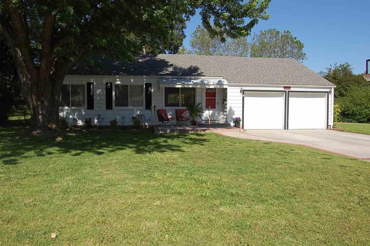 Property Photo:  1517 N Pleasantview Dr  KS 67203 