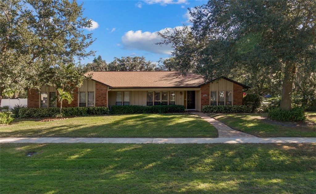 Property Photo:  7545 Lake Drive  FL 32809 