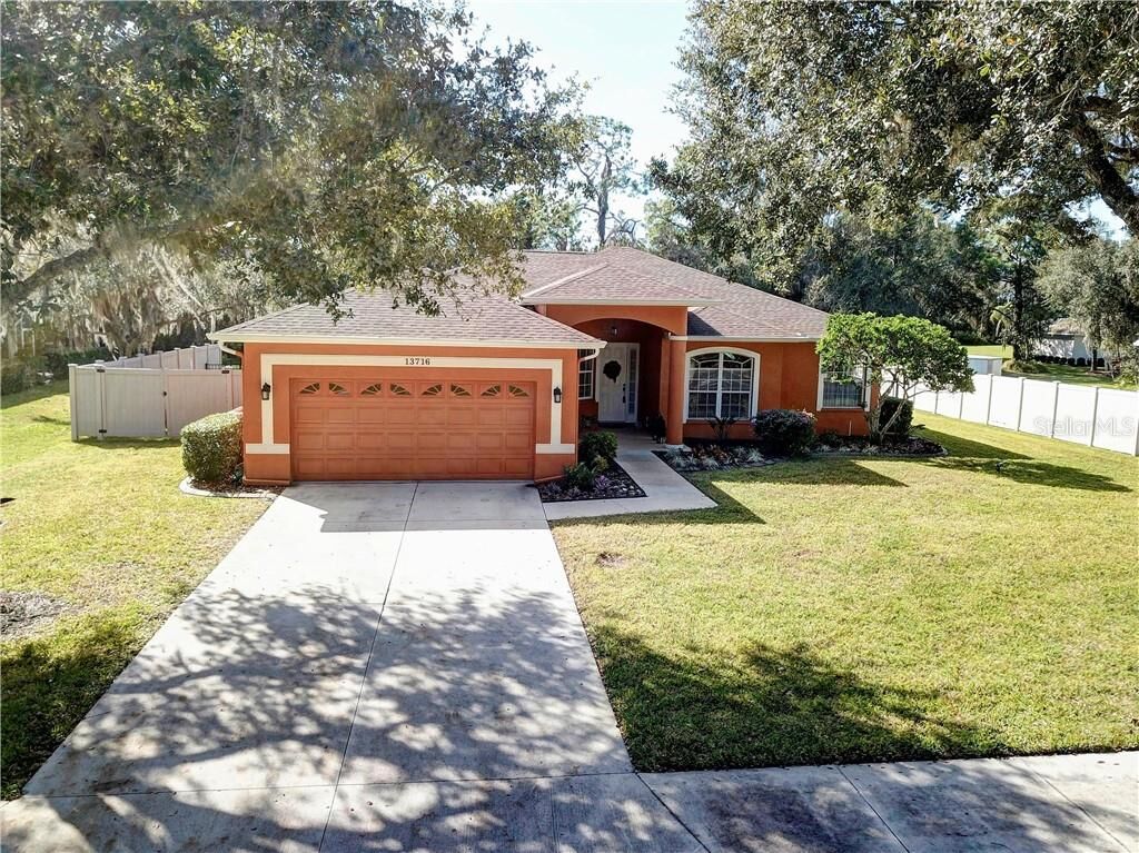 Property Photo:  13716 18th Place E  FL 34212 