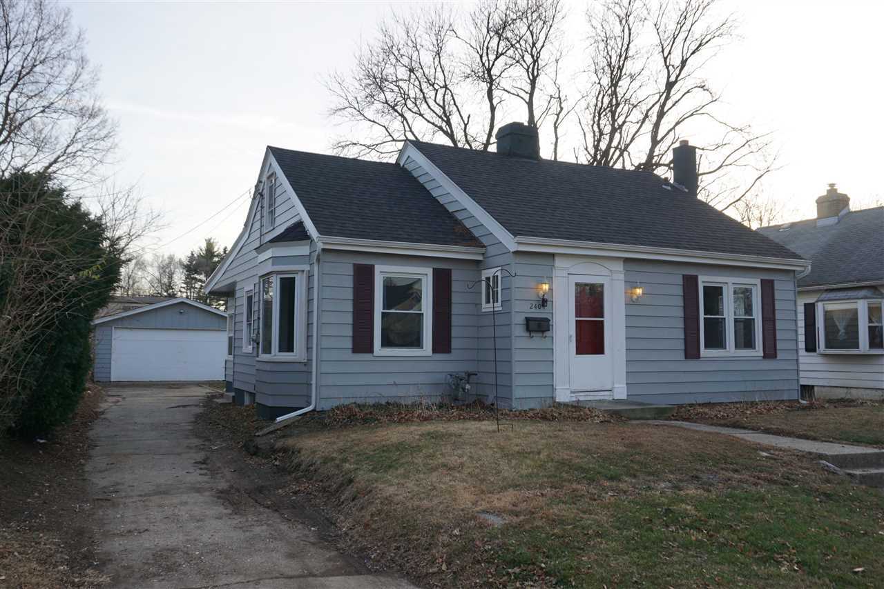 Property Photo:  2404 Lawndale Avenue  IL 61103 