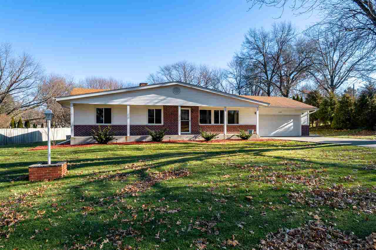 Property Photo:  2309 Springbrook Avenue  IL 61107 