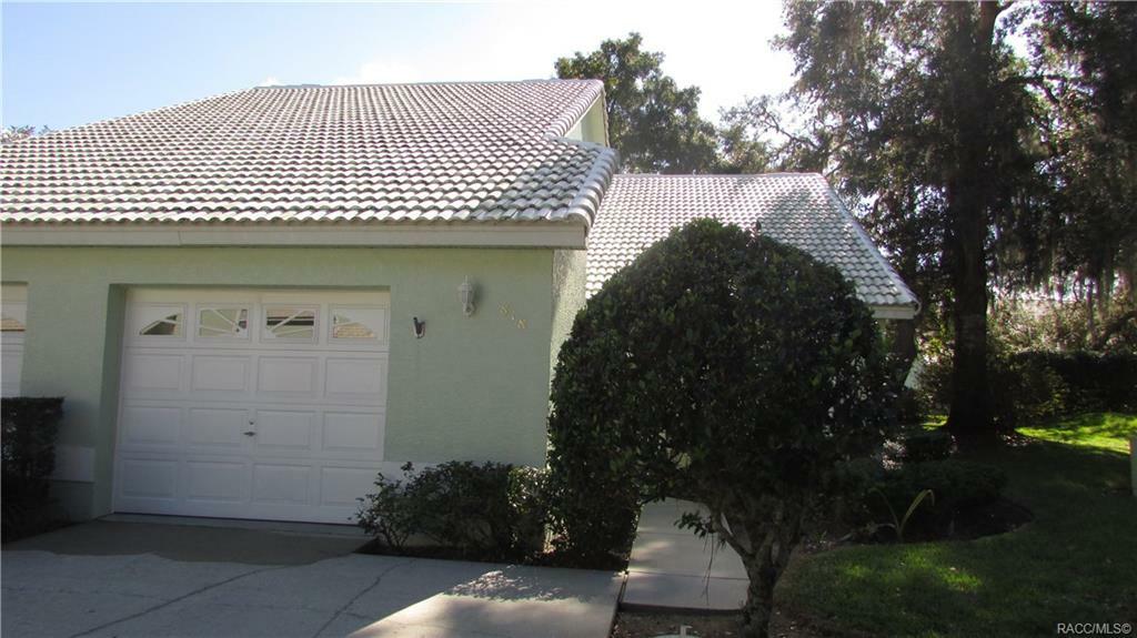 Property Photo:  818 Inverie Drive  FL 34453 