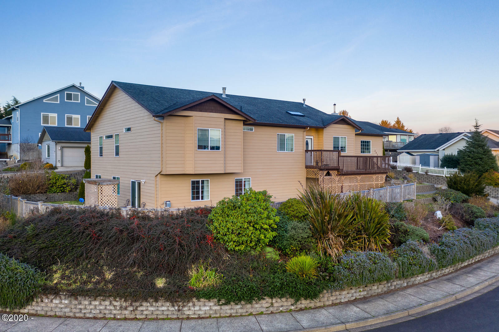 Property Photo:  2475 NE Voyage Loop  OR 97367 
