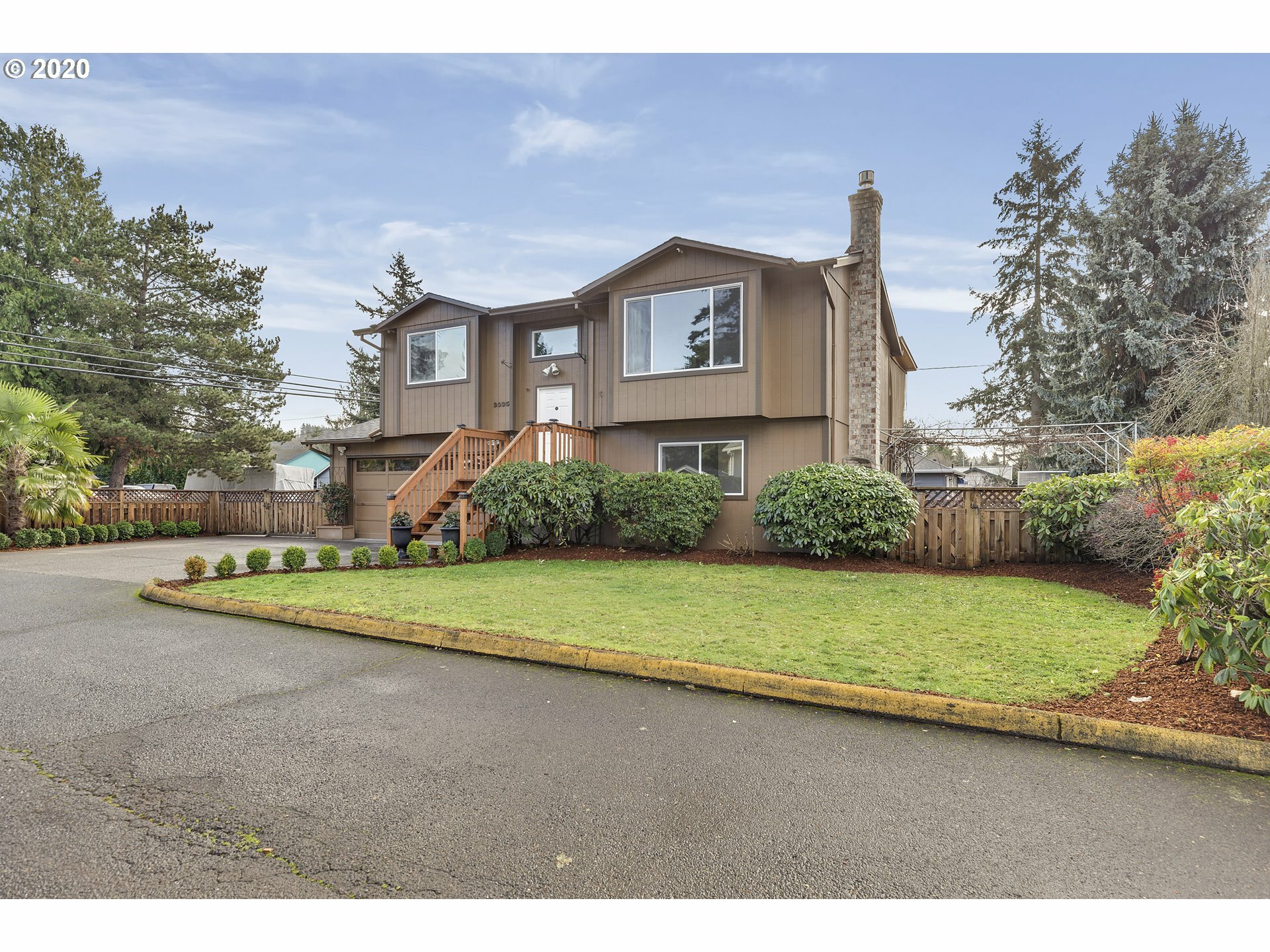 Property Photo: 2035 SE 176th Ave OR 97233