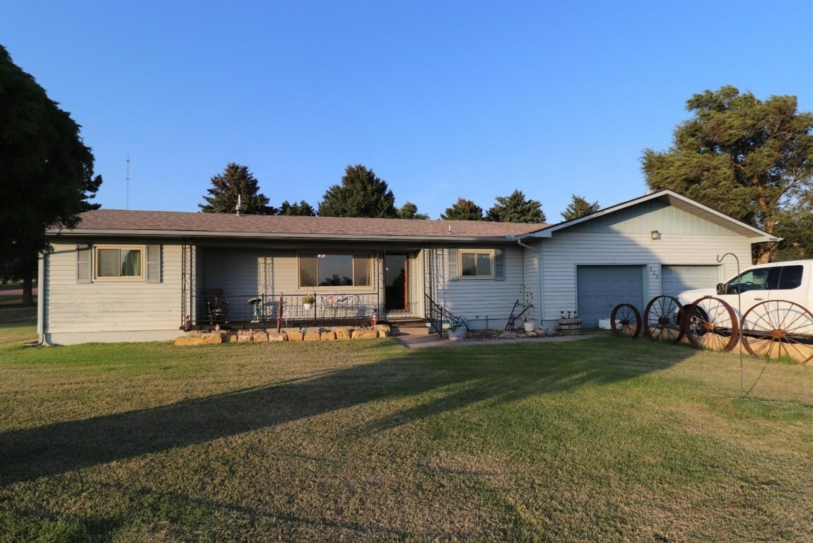 Property Photo:  210 W Santa Fe Street  KS 67853 