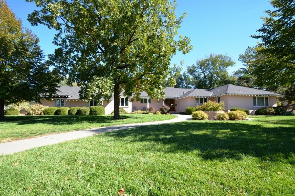 Property Photo:  1002 Center Street  KS 67846 