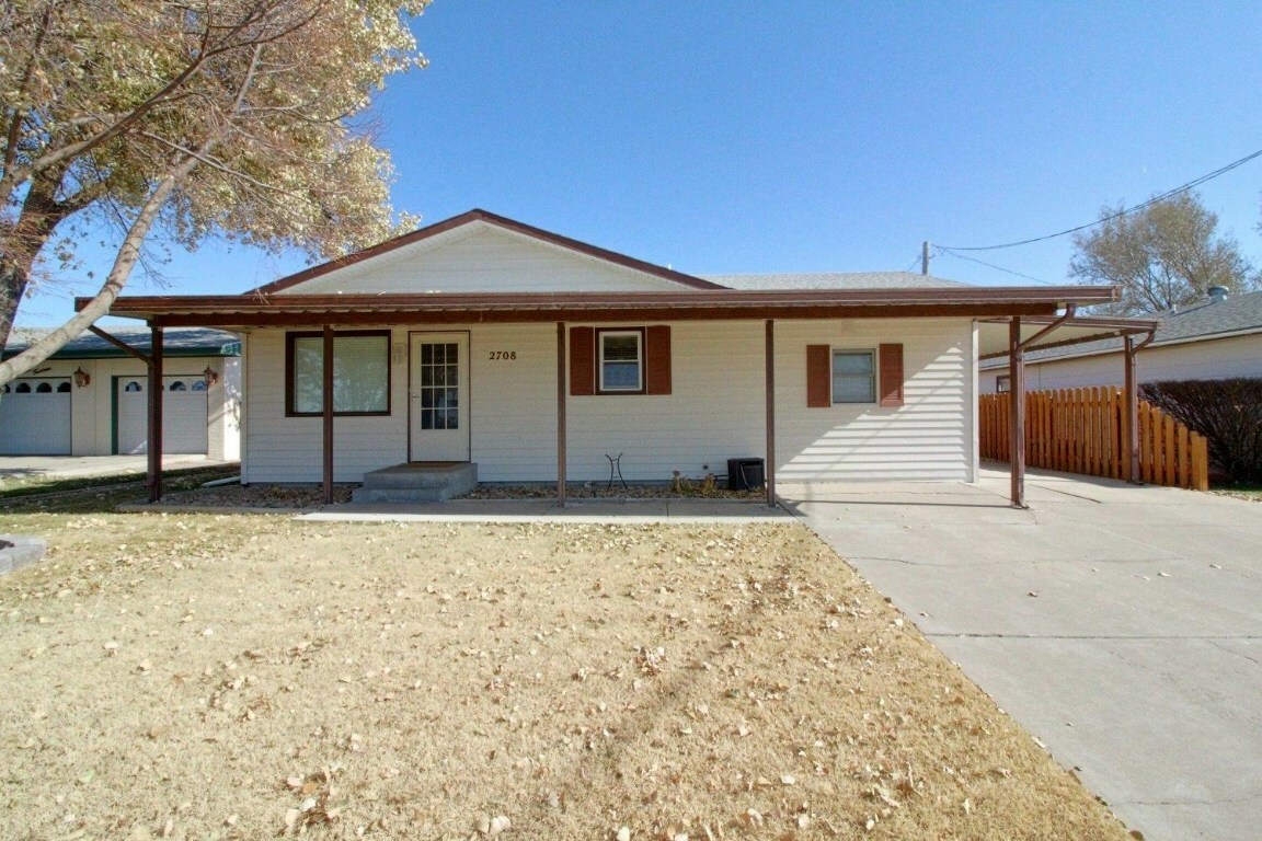 Property Photo:  2708 North Main Street  KS 67846 