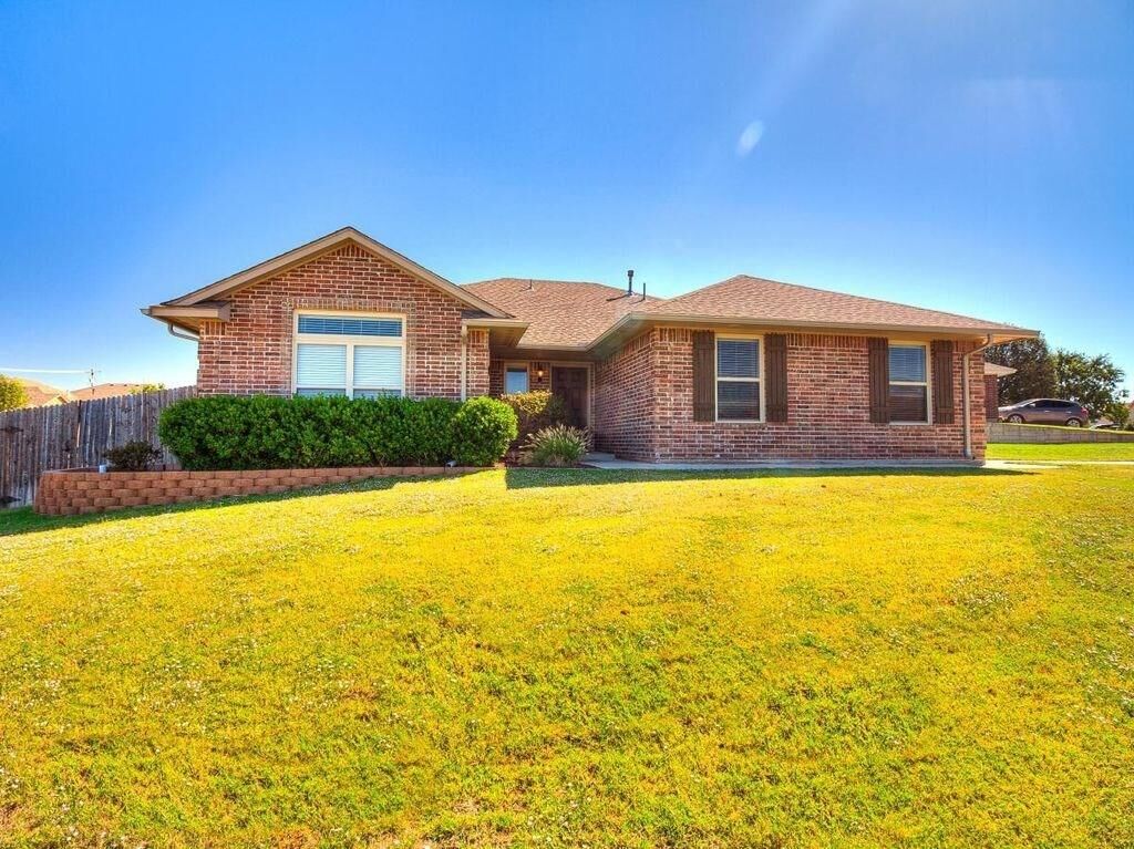 Property Photo:  3425 Derek Lane  OK 73069 