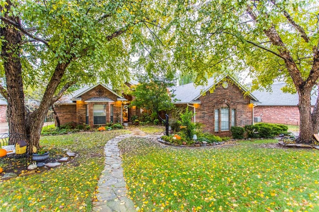 Property Photo: 2432 Steeplechase Road OK 73034