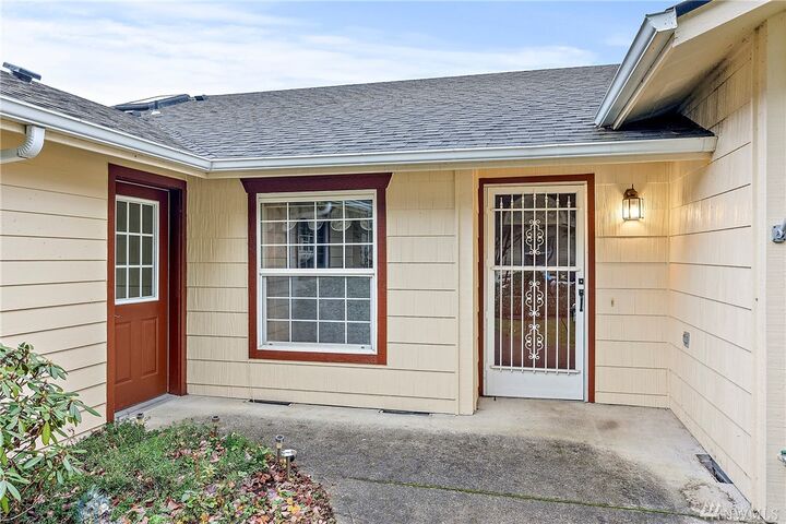 Property Photo: 216 Eb Browning Dr WA 98531