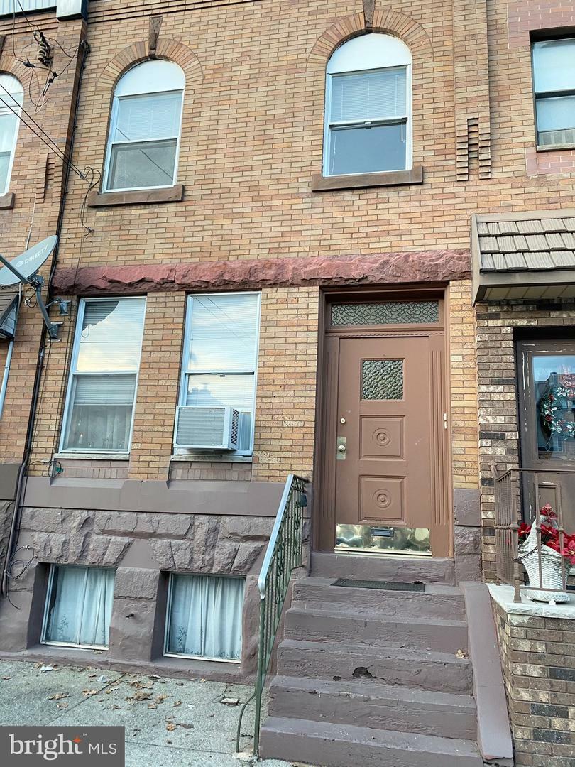 Property Photo:  415 W Ritner Street 2nd Floor  PA 19148 