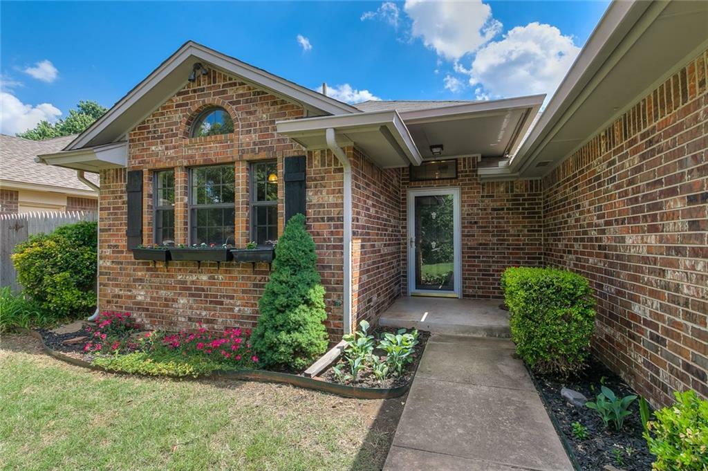 Property Photo:  1812 Victoria Drive  OK 73003 