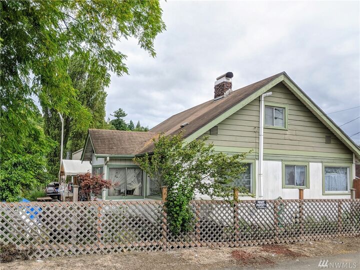 Property Photo:  514 N Maple St  WA 98520 