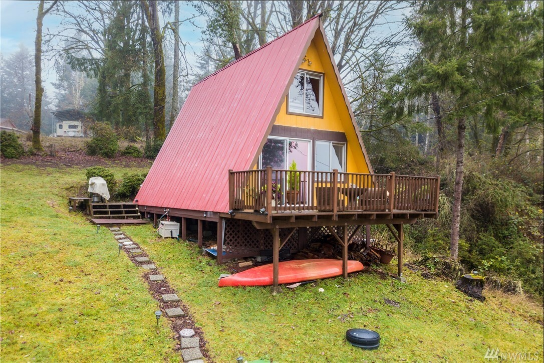 Property Photo:  306 Fir Lane NW  WA 98349 