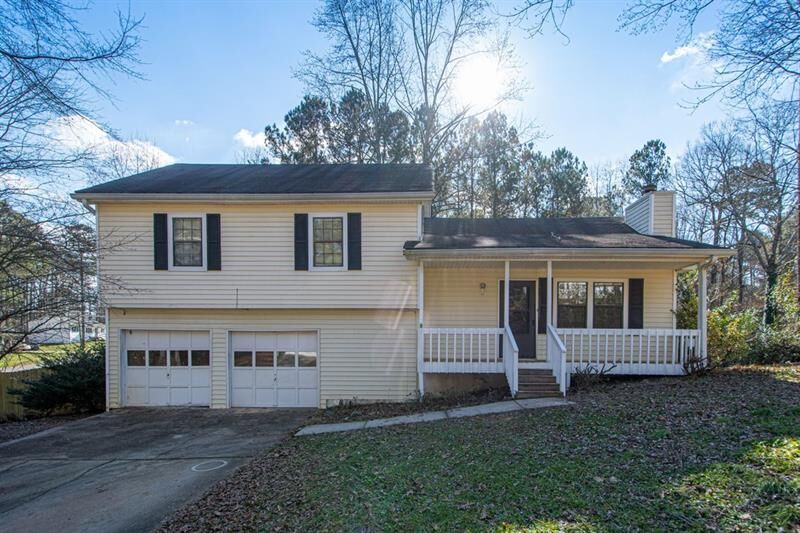 Property Photo:  1621 Oak Log Court  GA 30519 