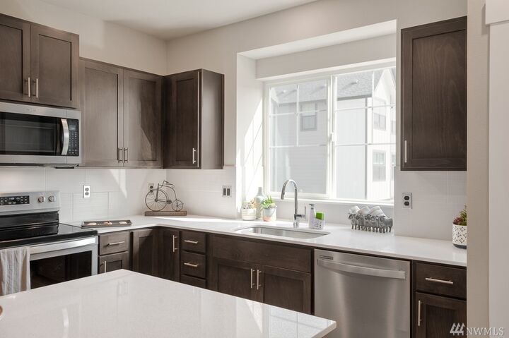 Property Photo:  1621 Seattle Hill Rd Gg-1  WA 98012 