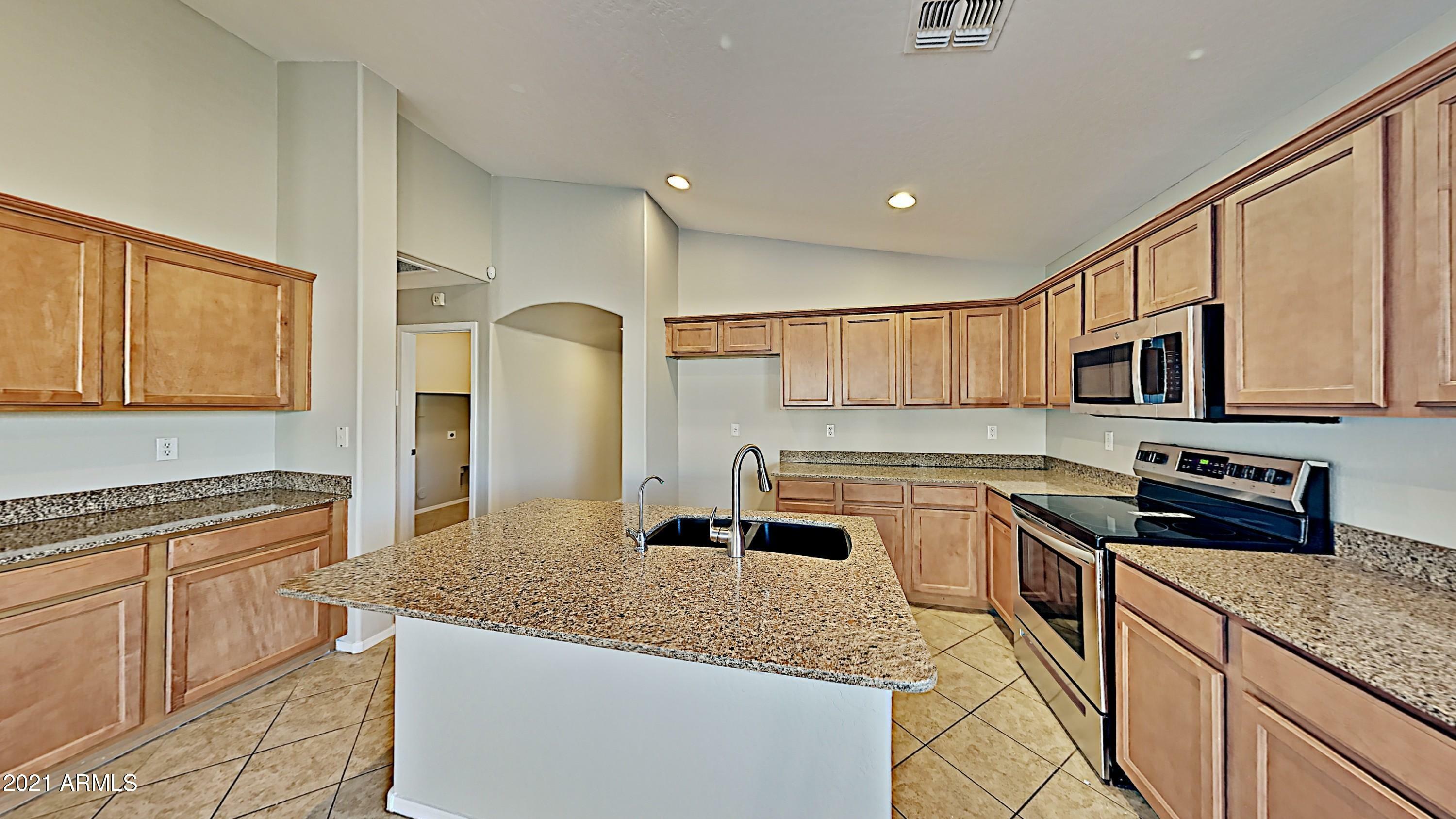 Property Photo:  292 W Welsh Black Circle  AZ 85143 