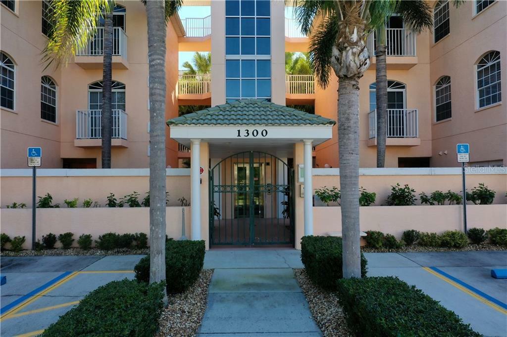 Property Photo: 1319 Gondola Park Drive 1319 FL 34292