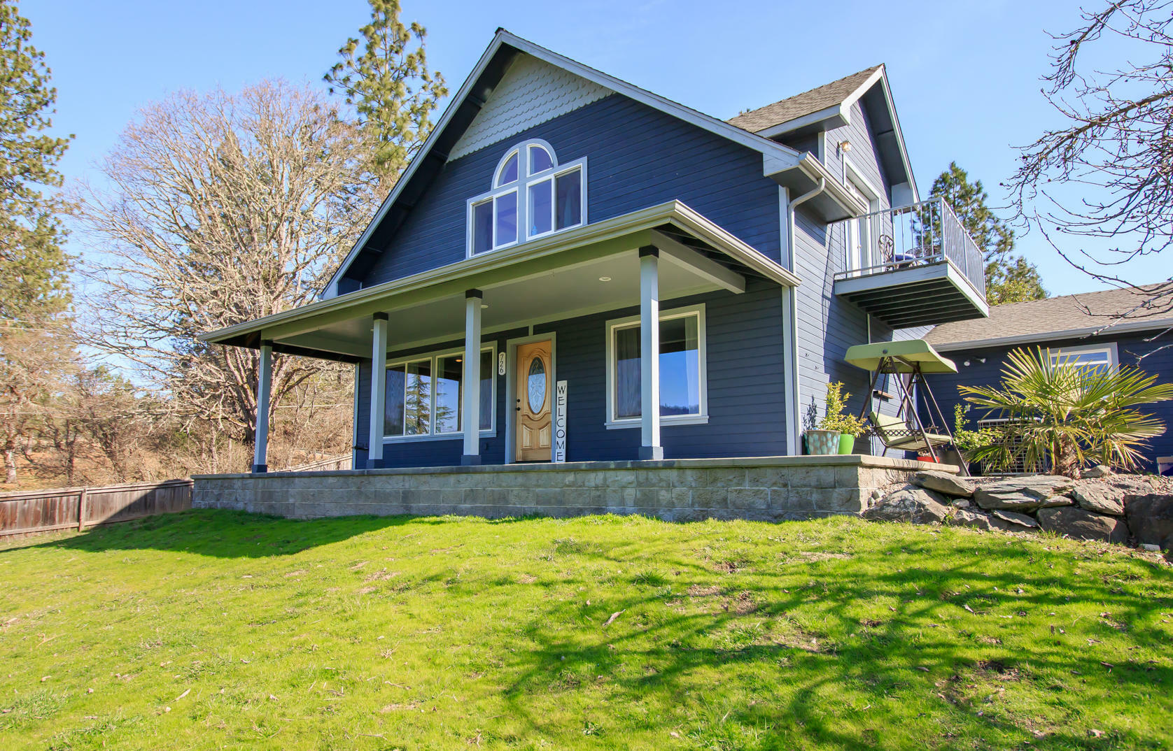 Property Photo: 726 Earhart Road OR 97537