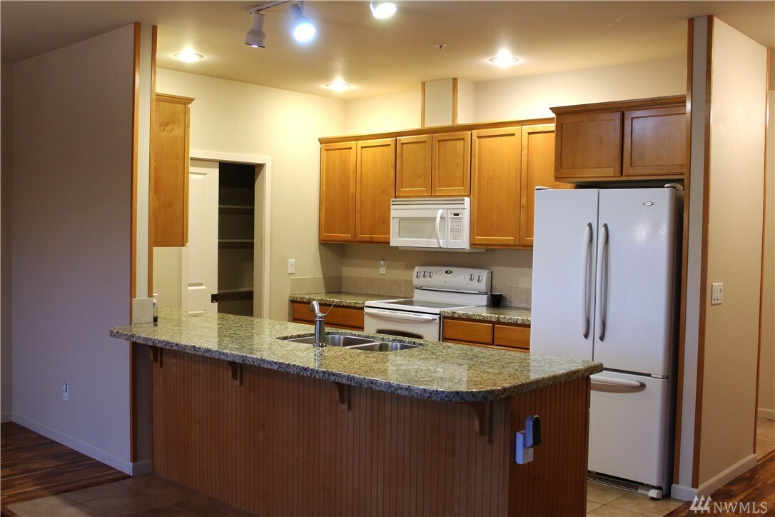 Property Photo: 1601 Maiden Lane C104 WA 98801