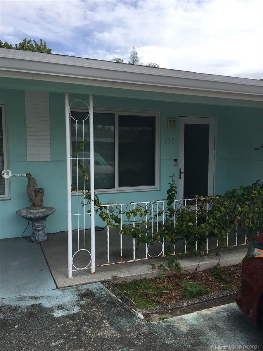 Property Photo: 115-117 SE 2nd Ave FL 33004