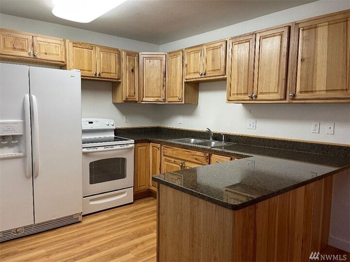 Property Photo: 225 SW F St WA 98823