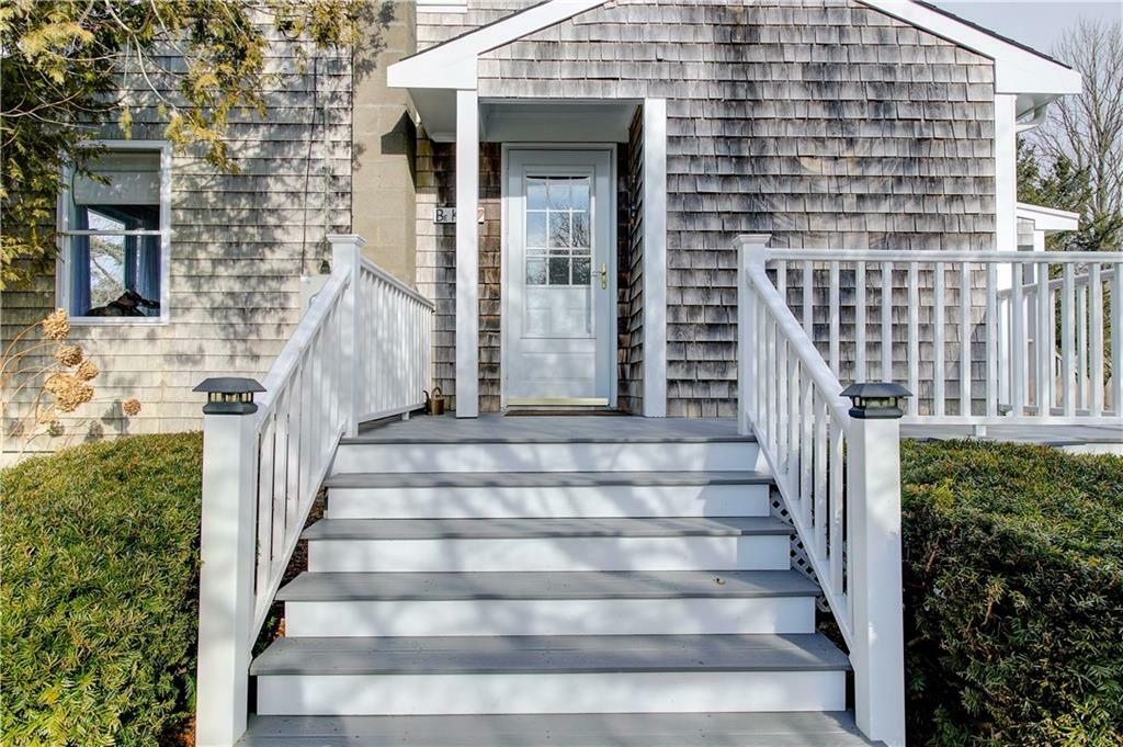 Property Photo:  280 West Main Rd  RI 02837 