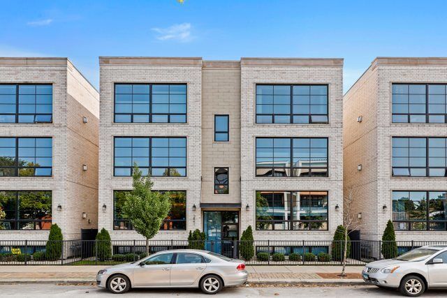 Property Photo: 2441 W Irving Park Road 1E IL 60618