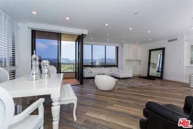 Property Photo:  10350   Wilshire Blvd 1202  CA 90024 