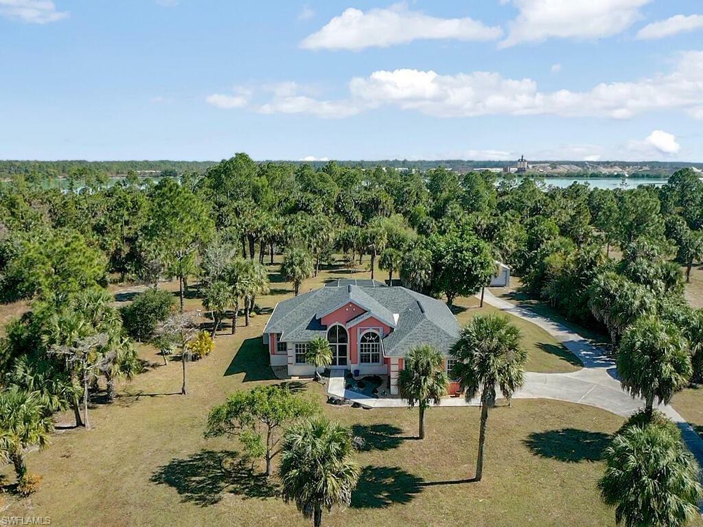 Property Photo: 1120 9th St SW FL 34117