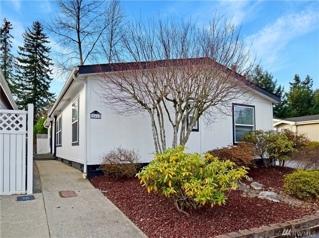 Property Photo: 15418 122nd Av Ct E WA 98374