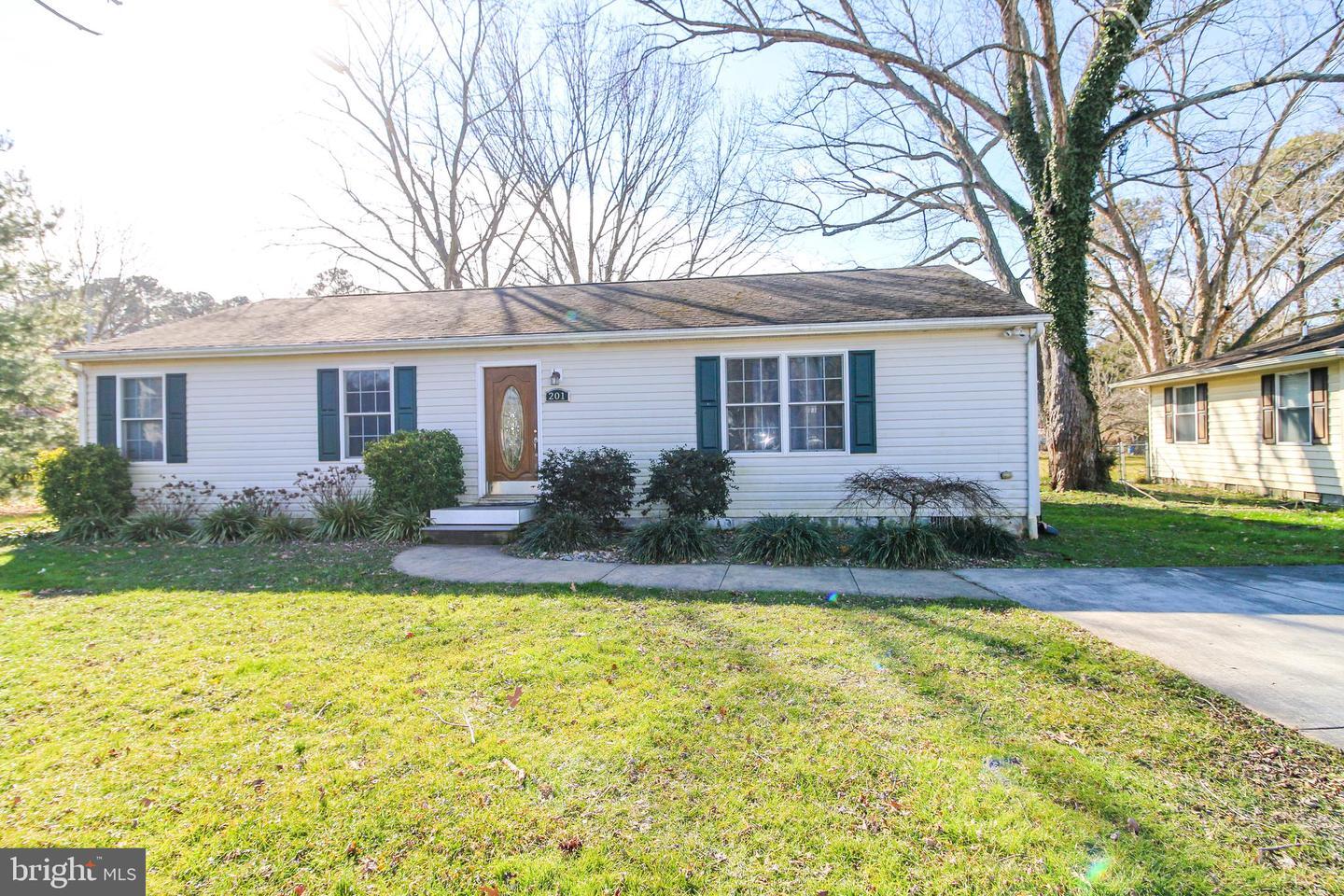 Property Photo: 201 Evans Avenue MD 21638