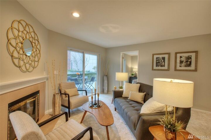 Property Photo: 1926 Fairview Ave E 109 WA 98102